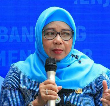 Dr. Hj. Rita Verita Sri H., MH.Kes