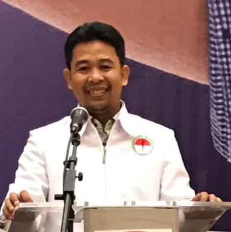 dr. Fikri Firdaus